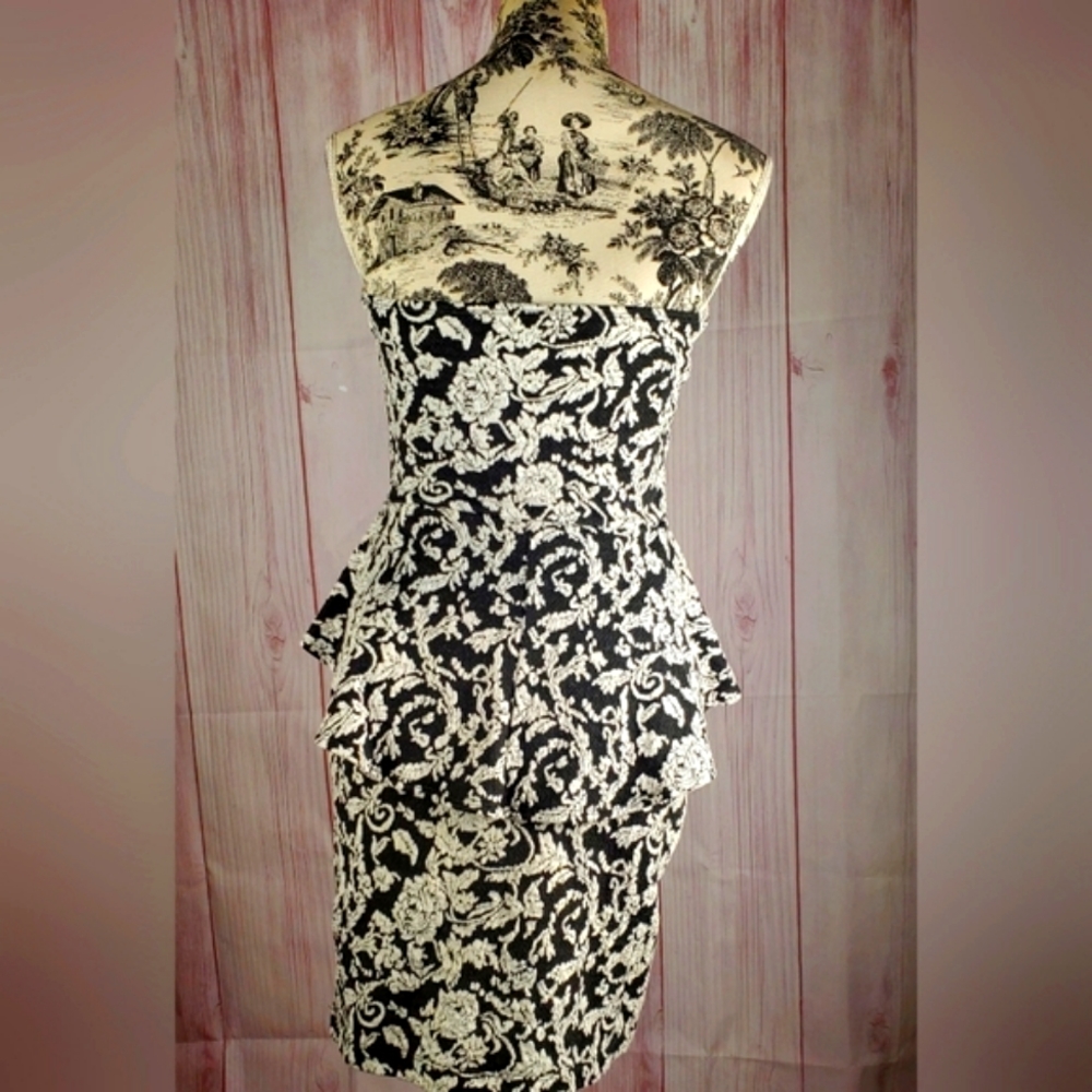 Peplum mini dress, size M - Picture 2 of 4